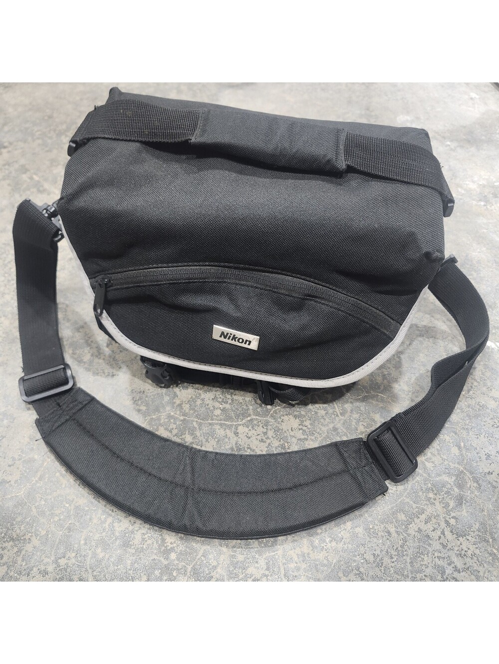 Nikon DSLR Camera Bag with Shoulder Strap Removable Inserts Storage Pockets